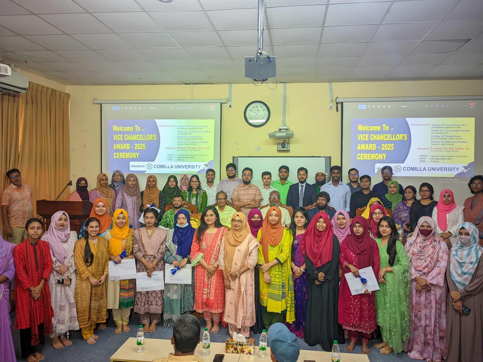 কুবিতে ৫৫ জন শিক্ষার্থীকে দেওয়া হয়েছে ভাইস-চ্যান্সেলর অ্যাওয়ার্ড